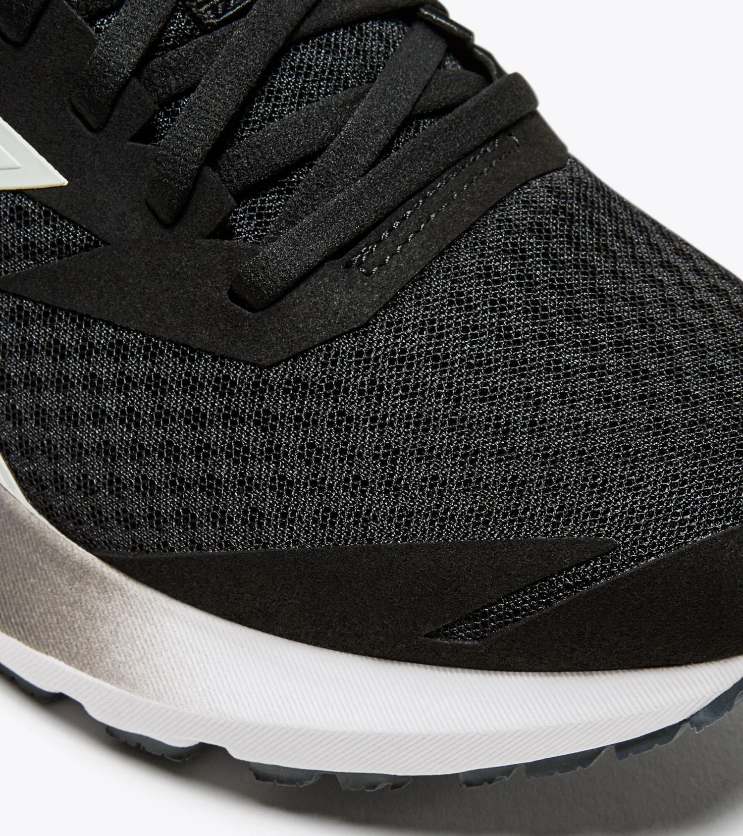 Diadora MYTHOS BLUSHIELD VIGORE 3 WIDE 3 Diadora MYTHOS BLUSHIELD VIGORE 3 WIDE - Image 3